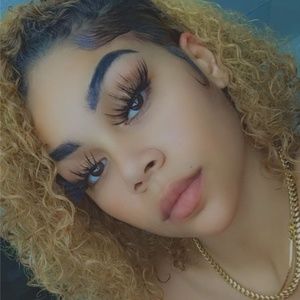 Meet your Posher, Amaya